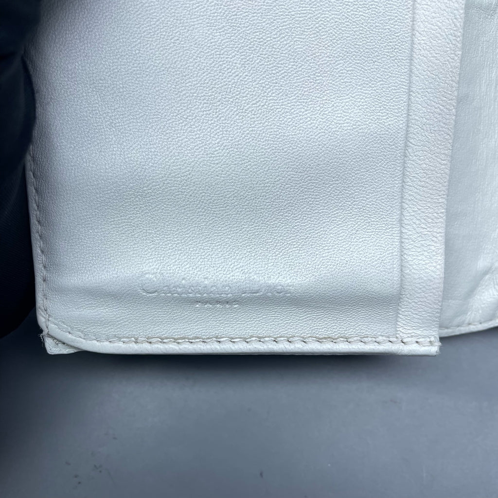 Dior White