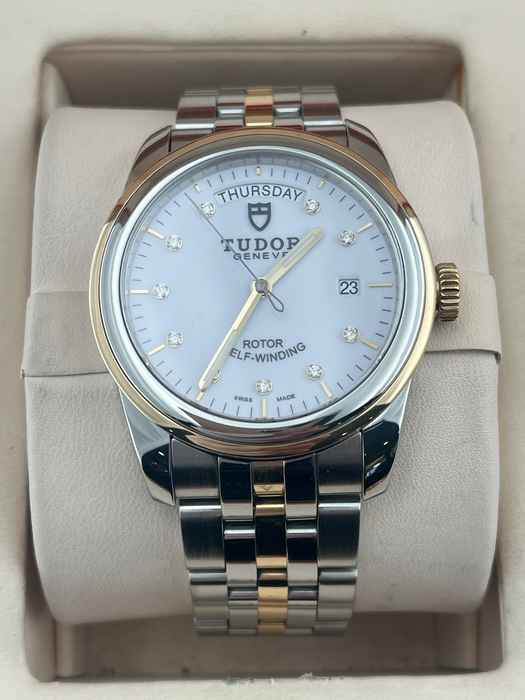 Tudor Junjue Sunday Calendar Model White Automatic (self-winding) watch 39 millimeters m56003-0113