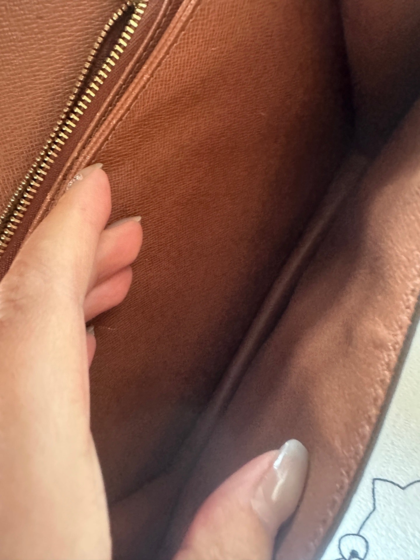 Louis Vuitton Messenger Bag