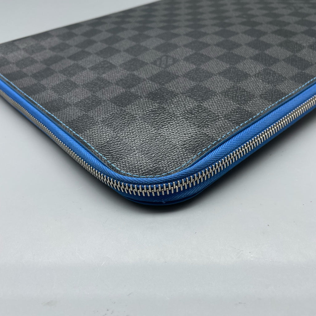 Louis Vuitton Clutch