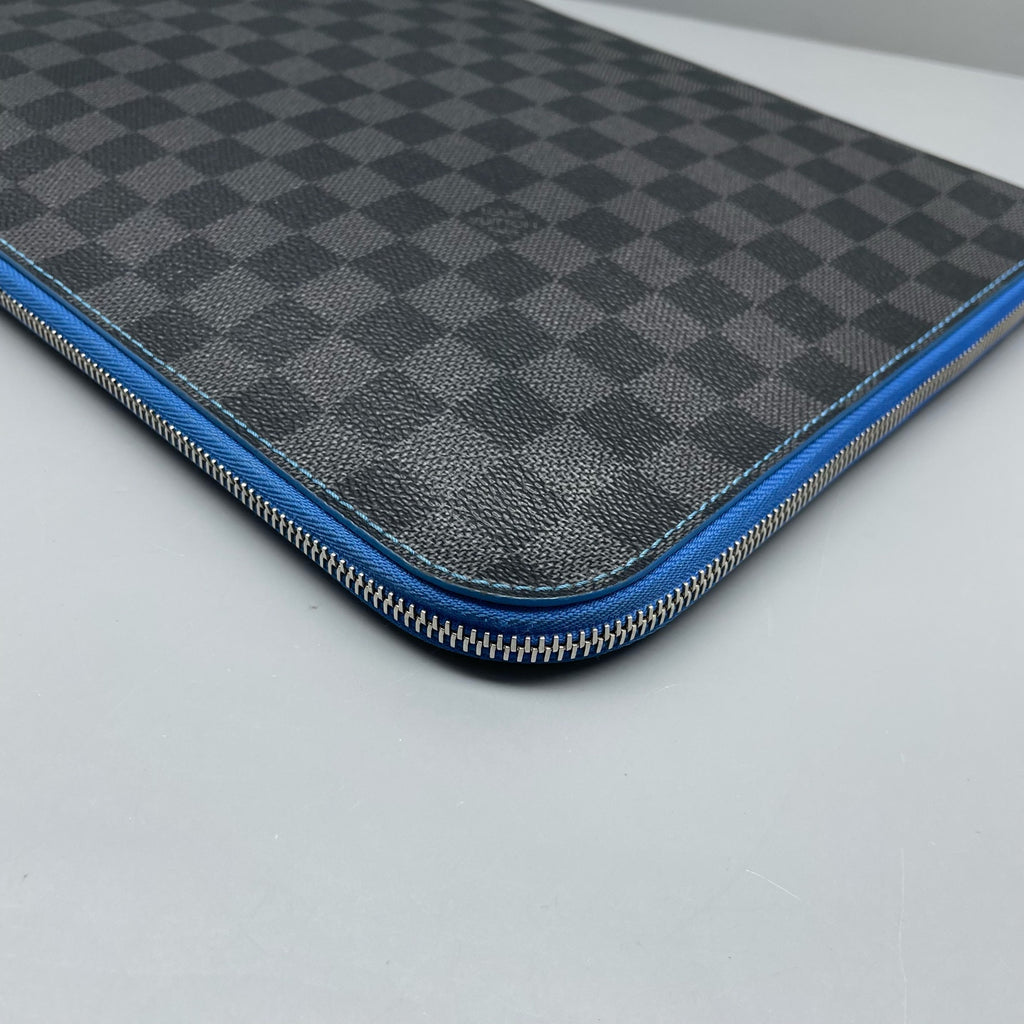 Louis Vuitton Clutch