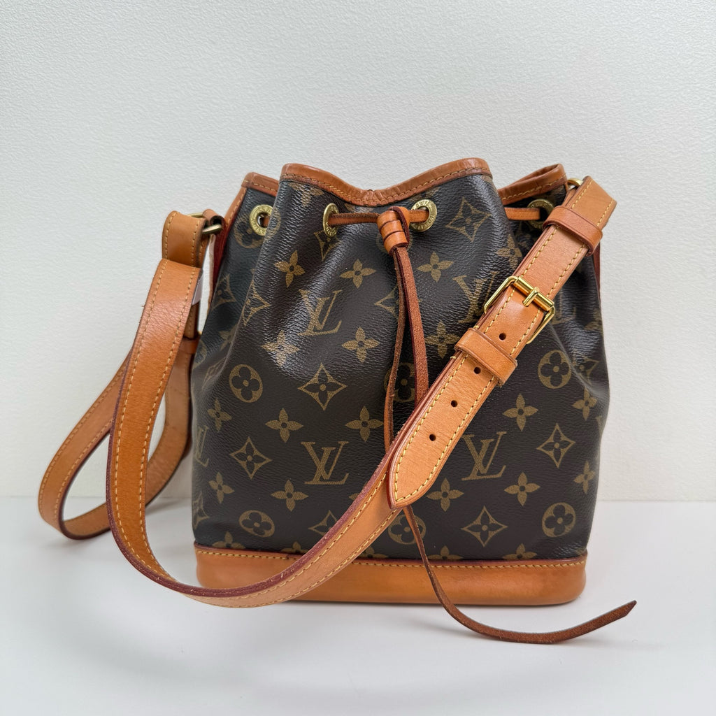 Louis Vuitton Canvas Brown Bucket & Drawstring Bag
