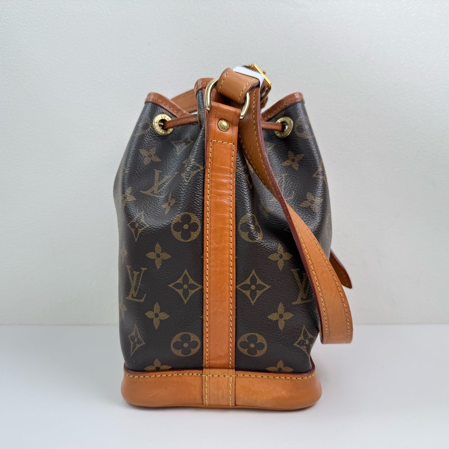 Louis Vuitton Canvas Brown Bucket & Drawstring Bag