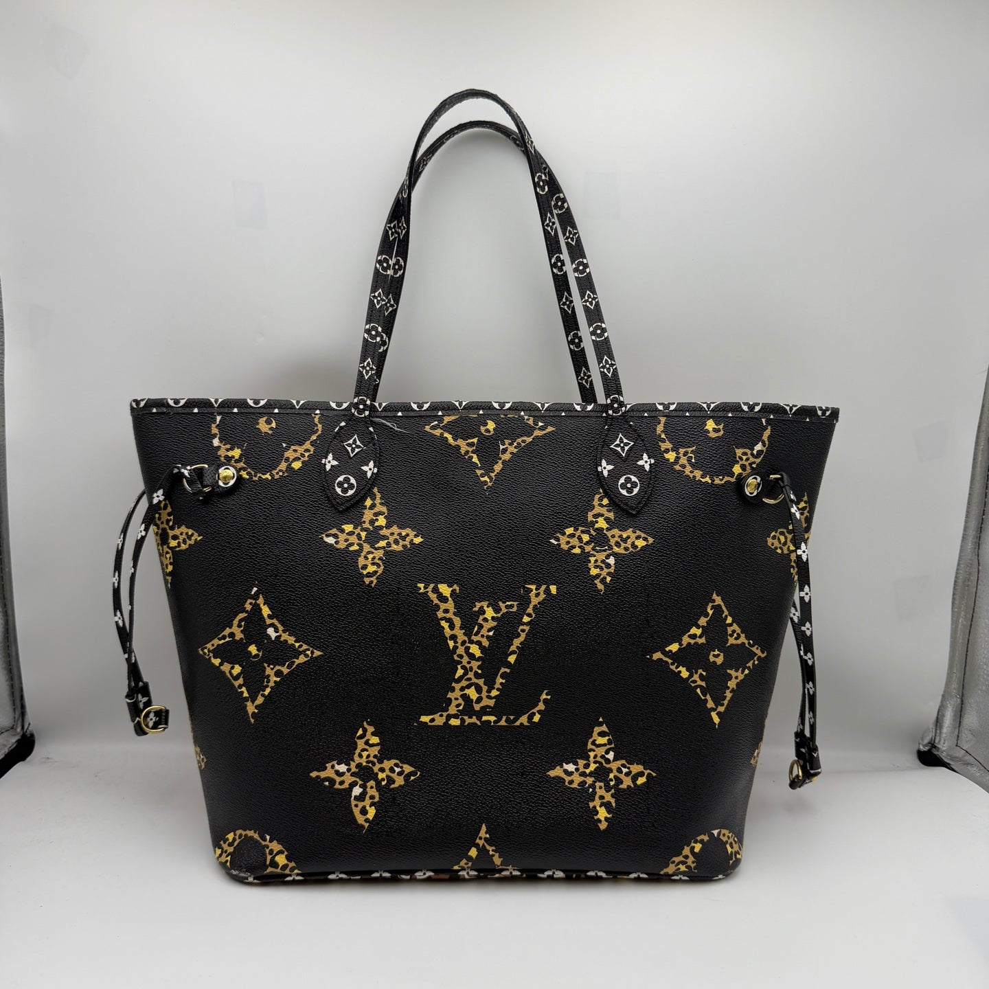 Louis Vuitton M44676