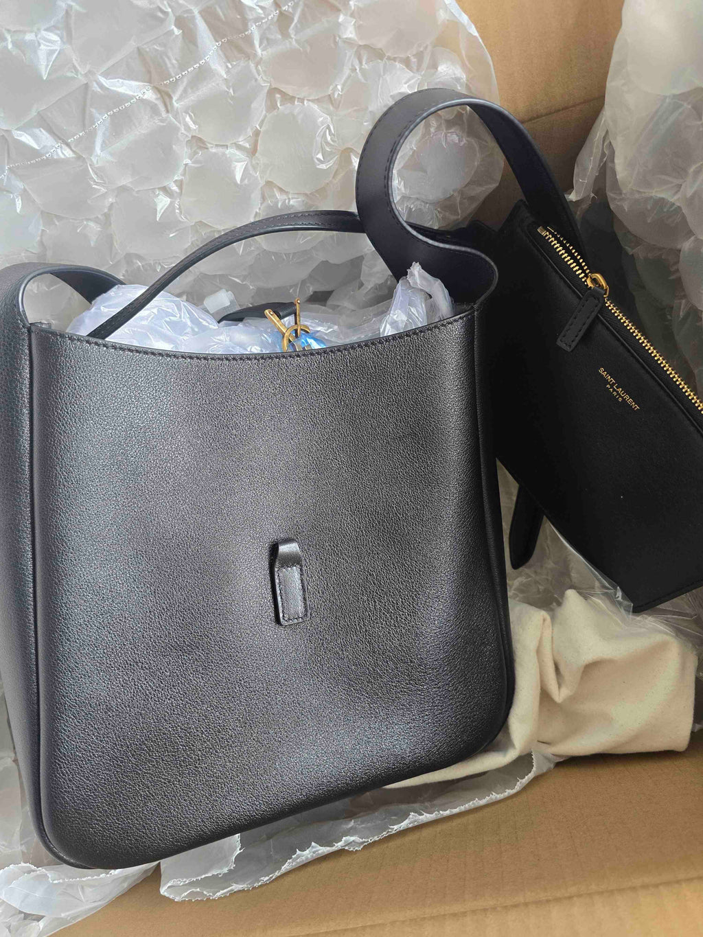 Saint laurent LE 5 to 7 small soft grained-leather handbag Leather 23x22x8.5cm 713938AAAUQ4100