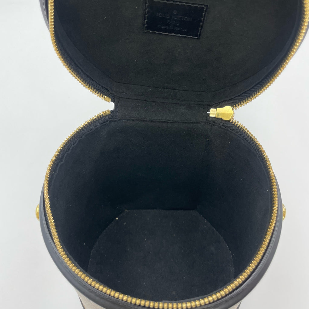 Louis Vuitton Bucket & Drawstring Bag