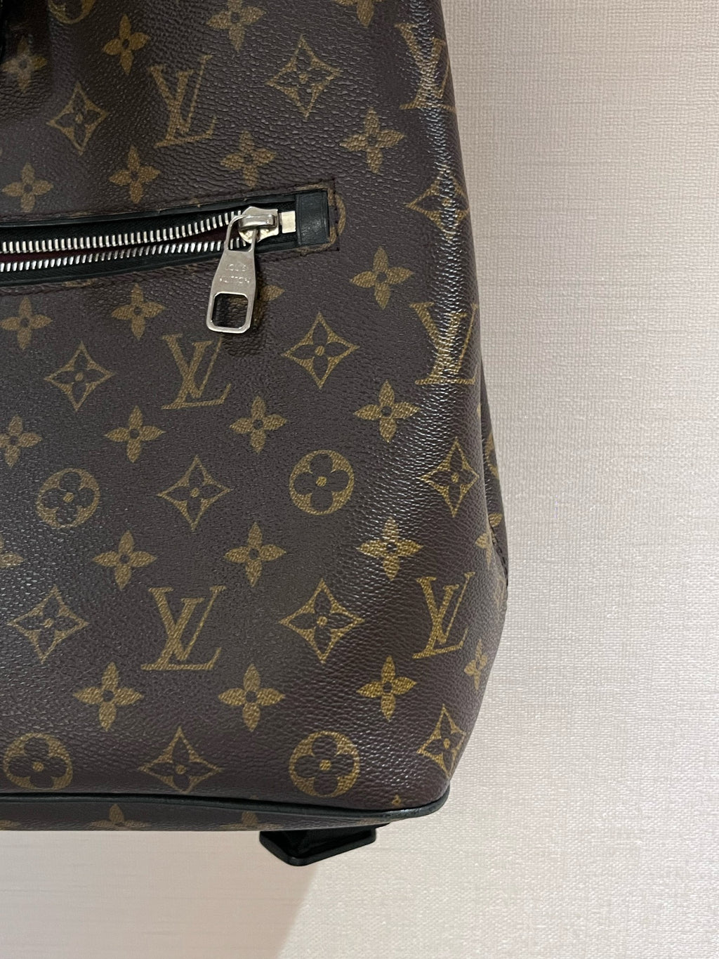 Louis Vuitton M40637