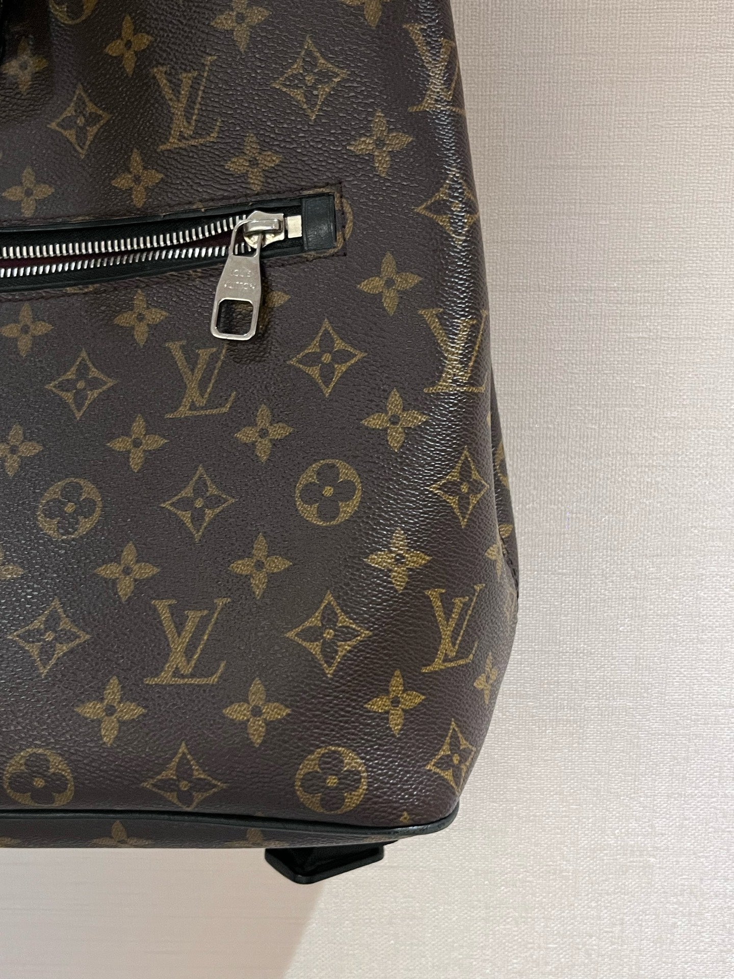 Louis Vuitton M40637