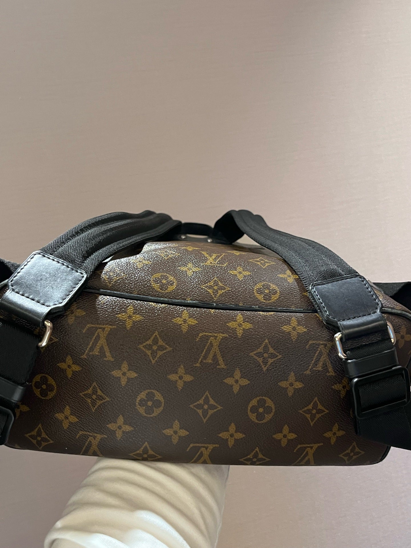 Louis Vuitton M40637