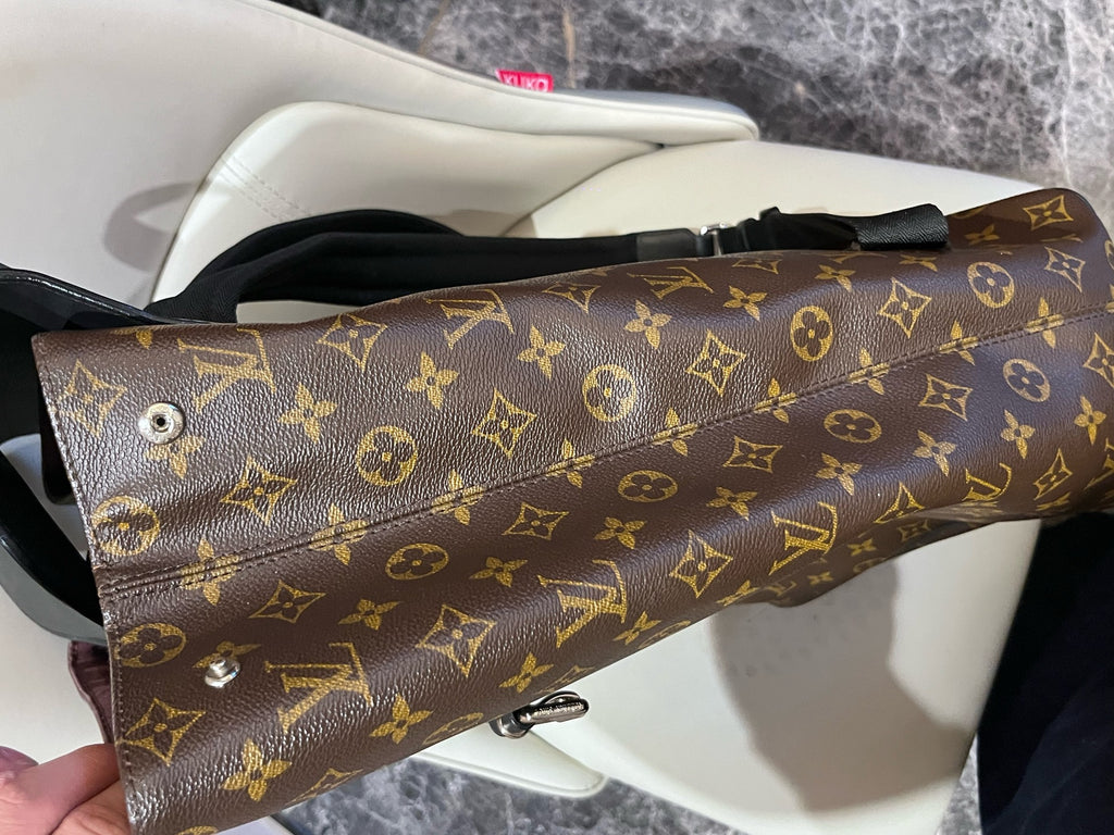 Louis Vuitton M40637