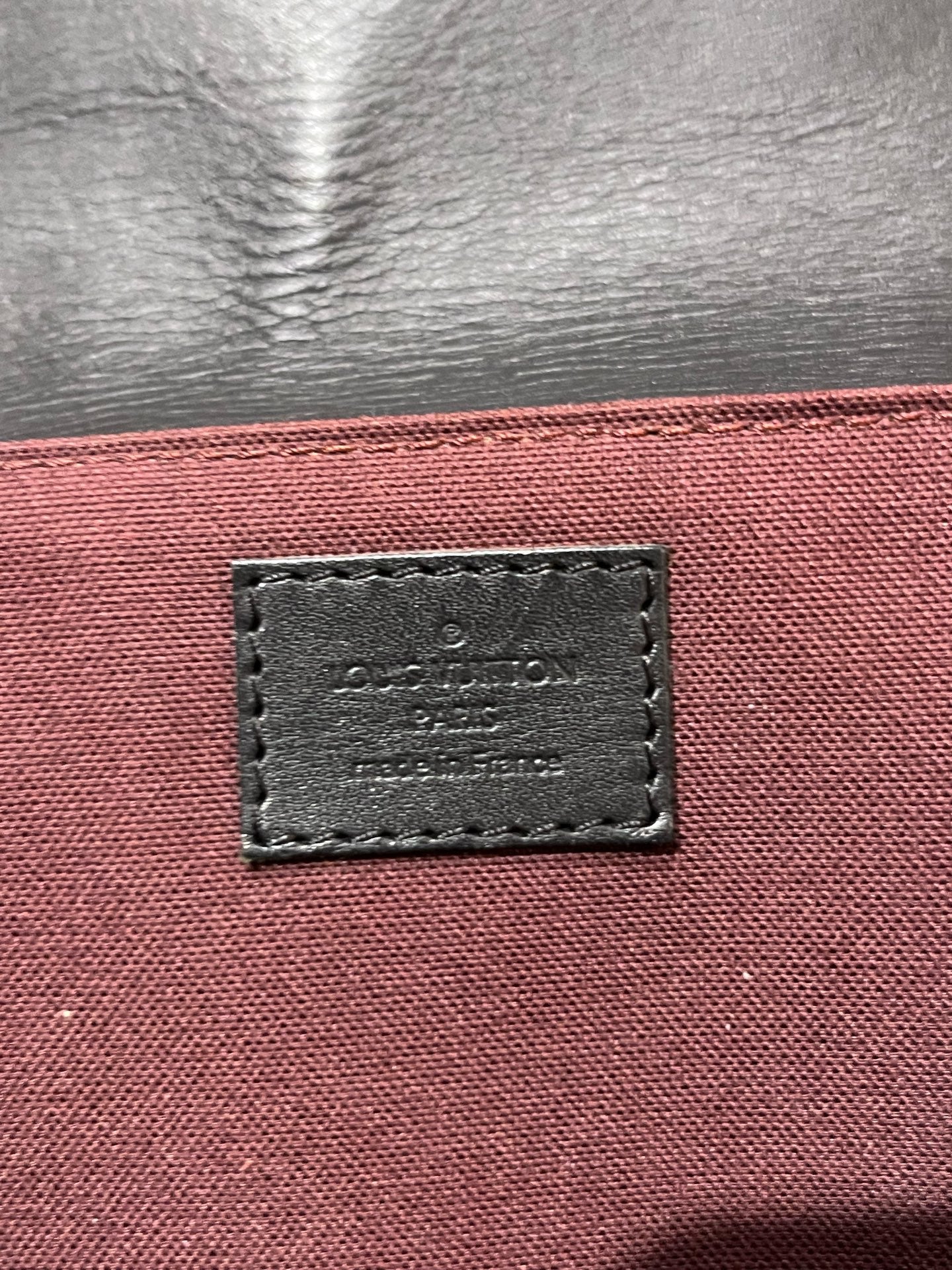 Louis Vuitton M40637