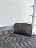 Louis Vuitton Clutch