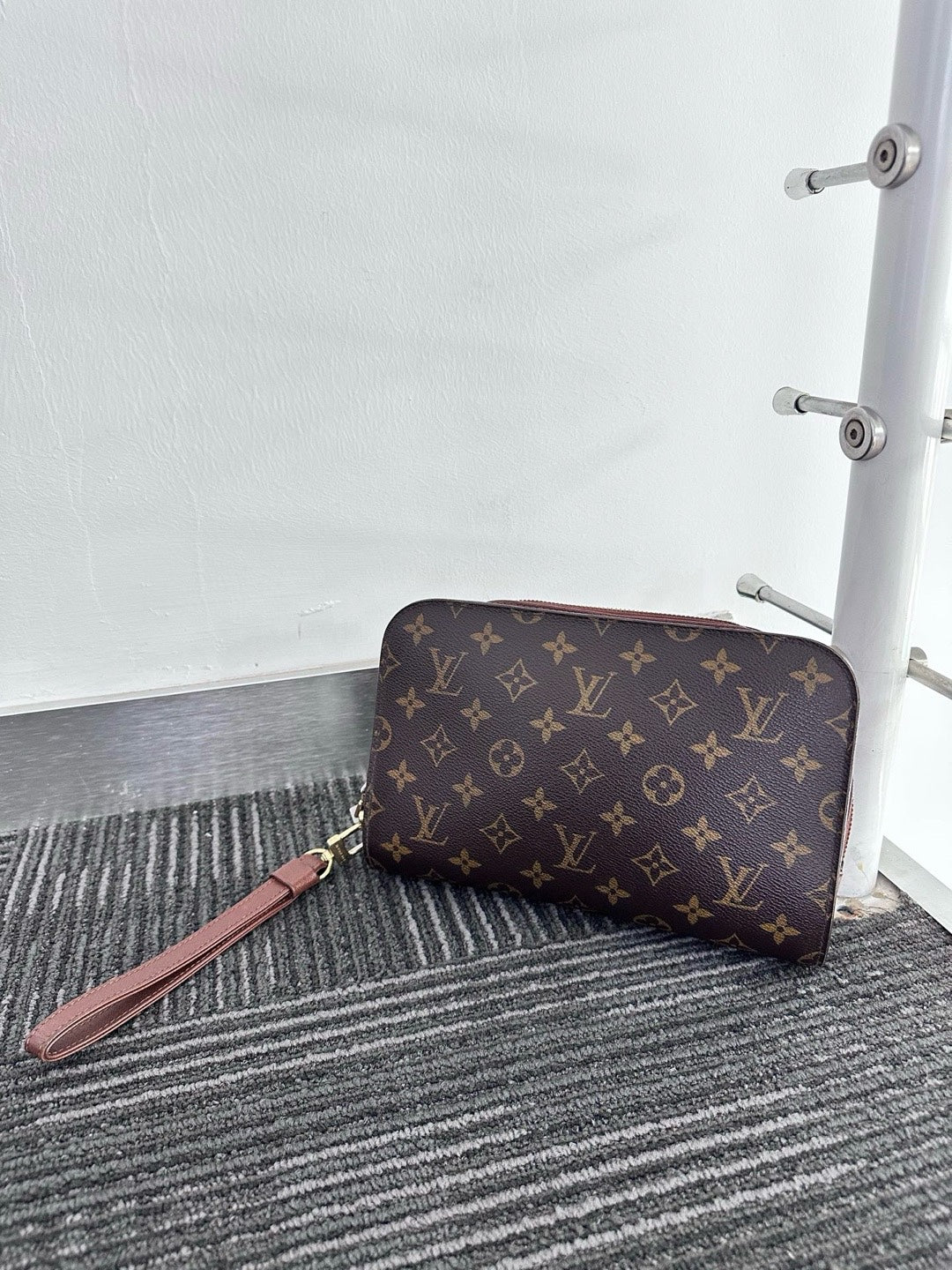 Louis Vuitton Clutch