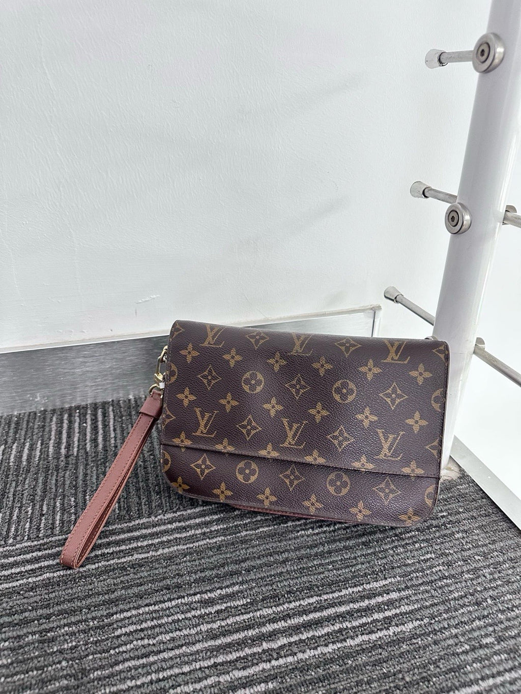 Louis Vuitton Clutch