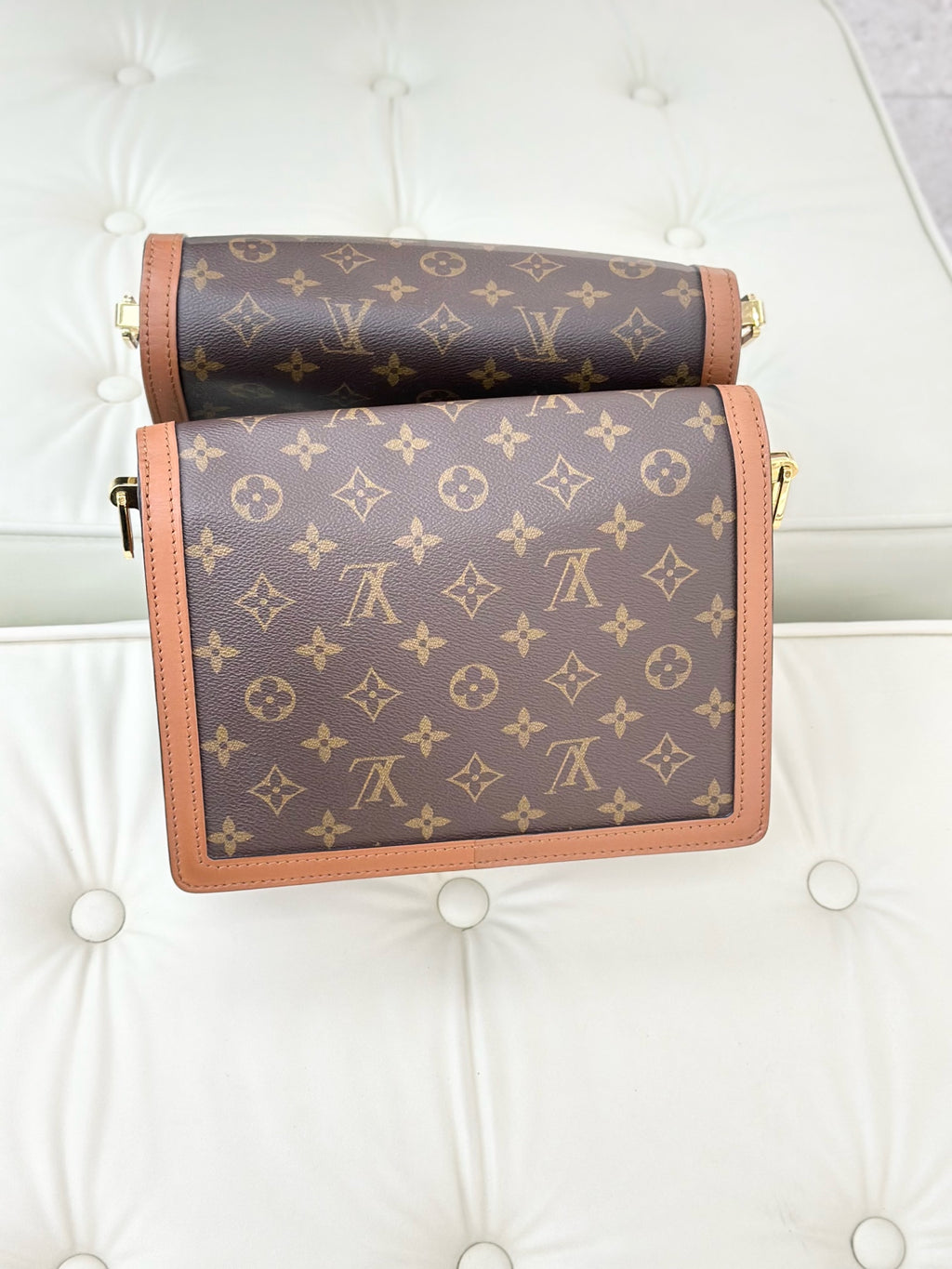 Louis Vuitton Crossbody M44391