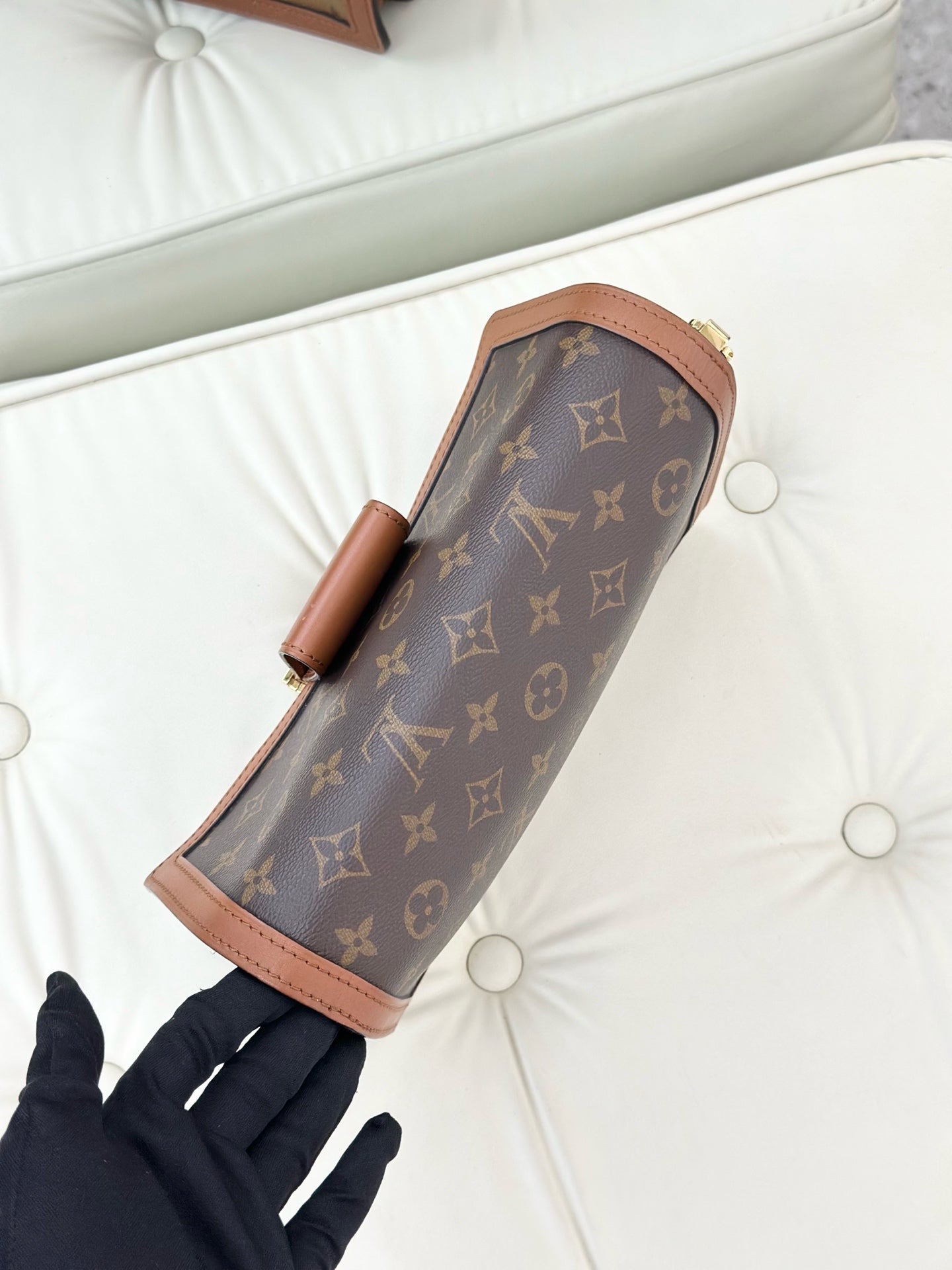 Louis Vuitton Crossbody M44391
