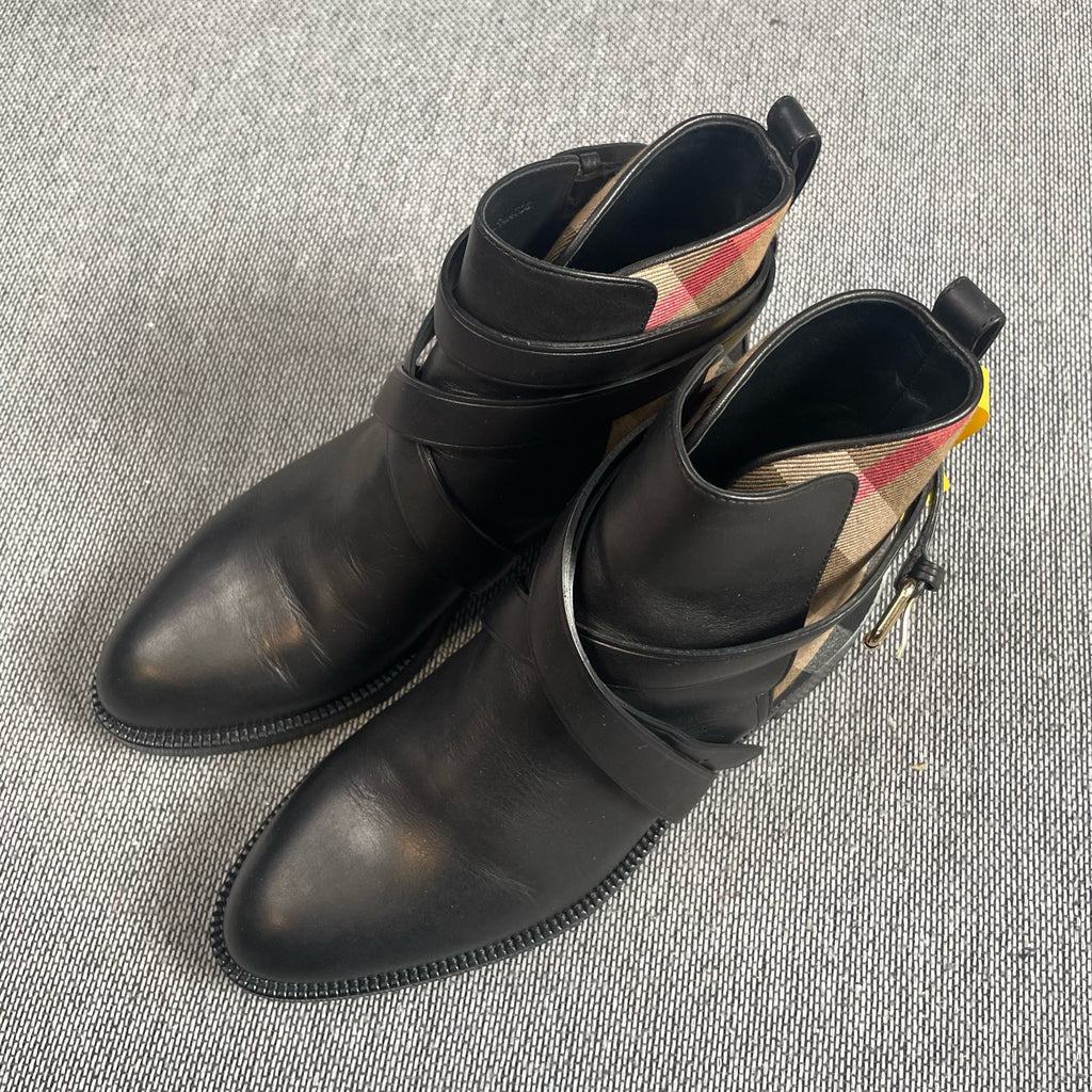 Burberry Ankle boots