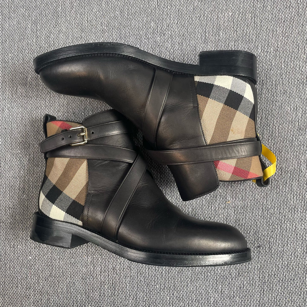 Burberry Ankle boots
