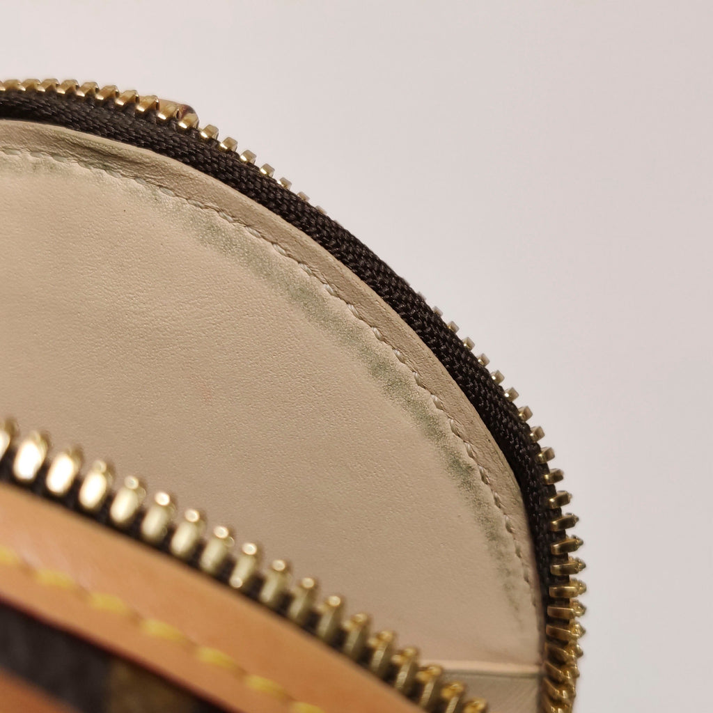Louis Vuitton Boite Chapeau Crossbody M44699