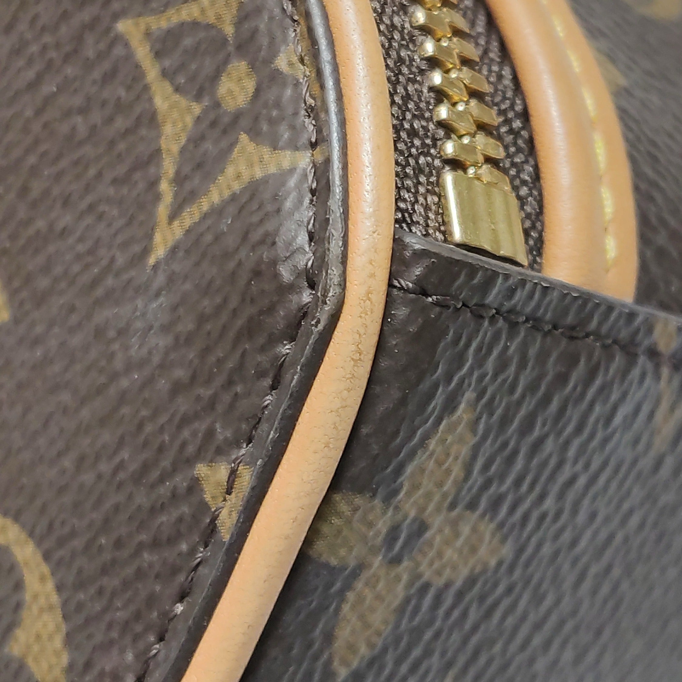 Louis Vuitton Boite Chapeau Crossbody M44699