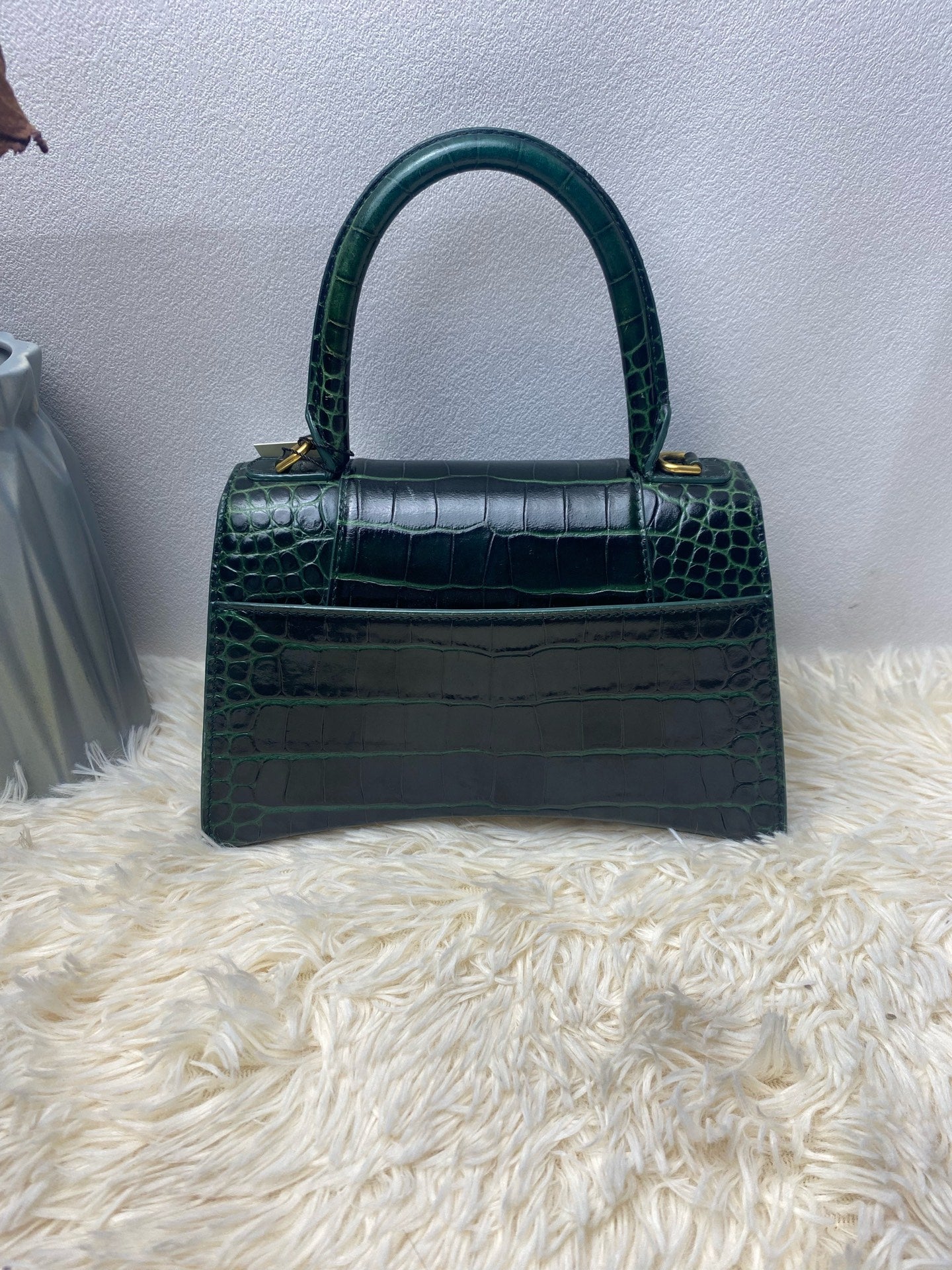 Balenciaga 18.8 cm long x 13.0 cm high x 7.9 cm wide 5928331LRGM3011