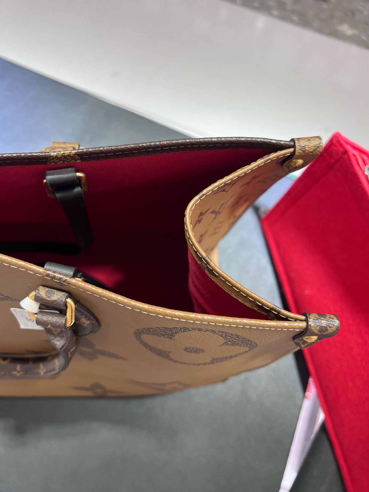 Louis Vuitton M44576