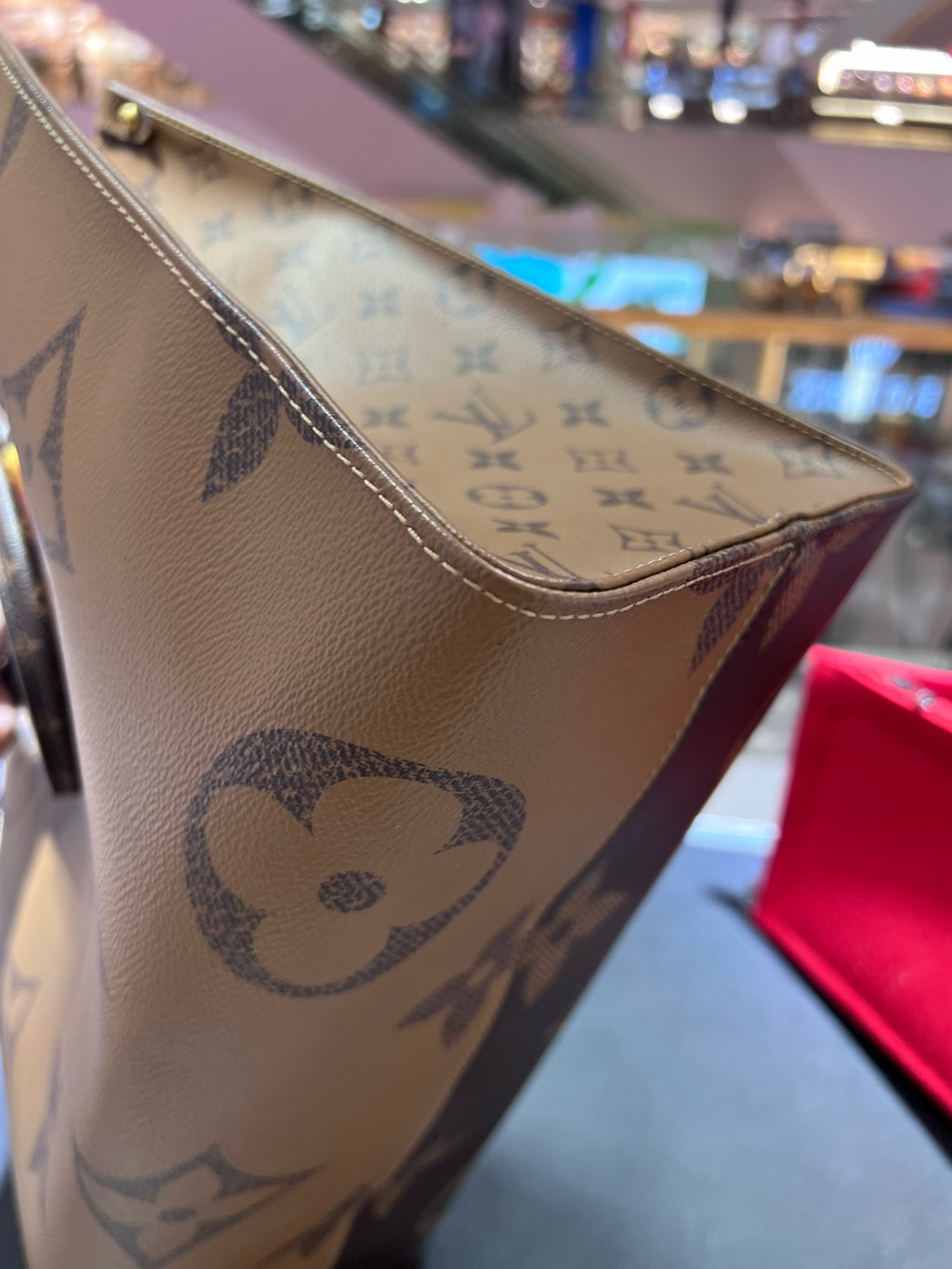 Louis Vuitton M44576