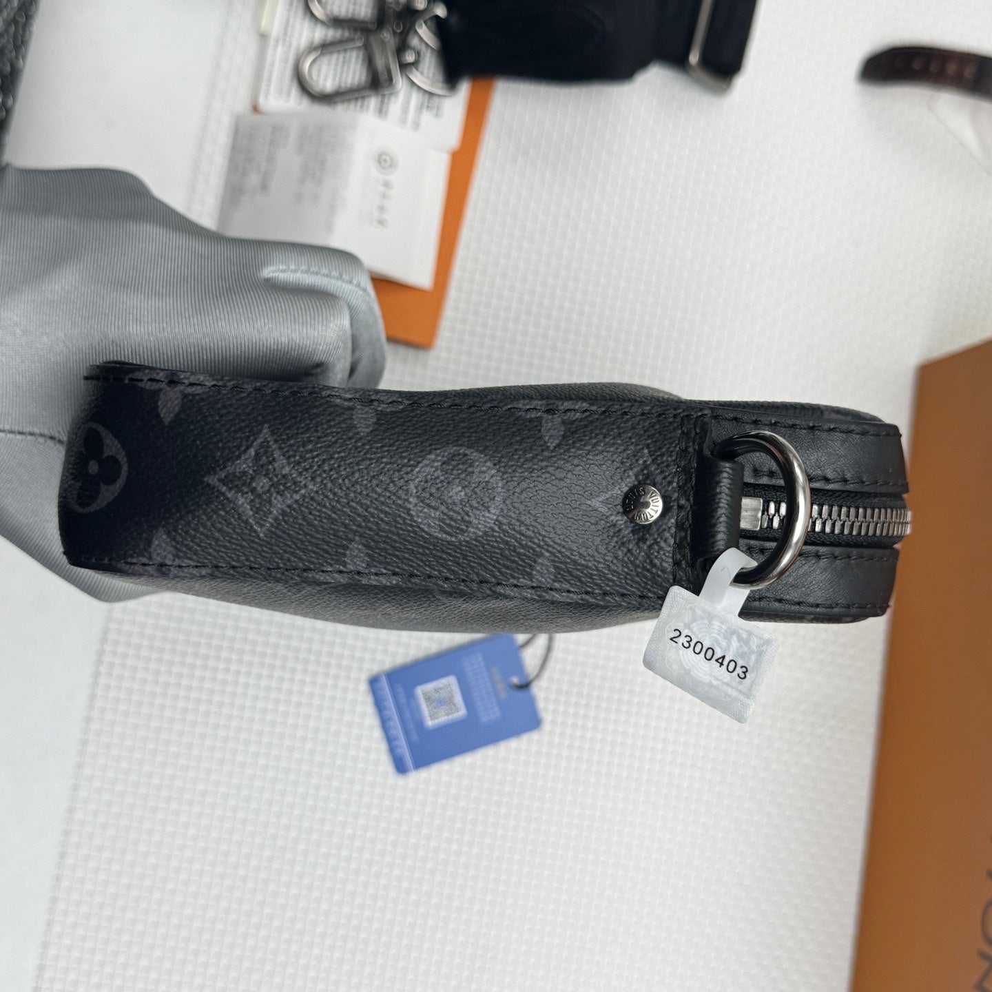 Louis Vuitton Messenger Bag