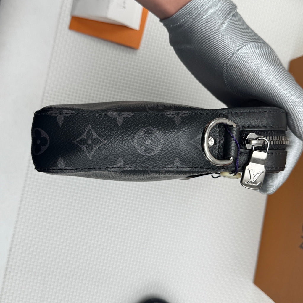Louis Vuitton Messenger Bag