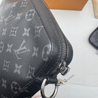 Louis Vuitton Messenger Bag