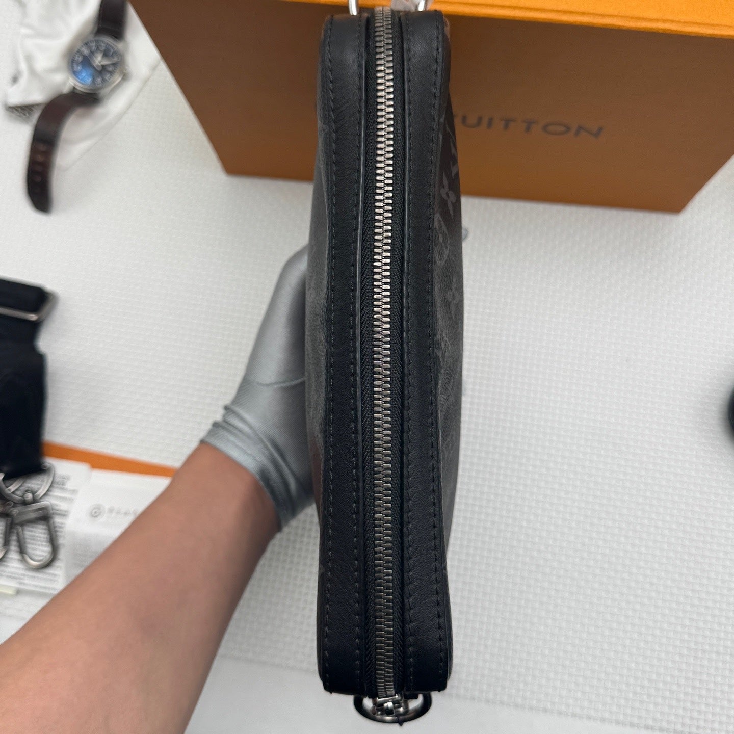 Louis Vuitton Messenger Bag