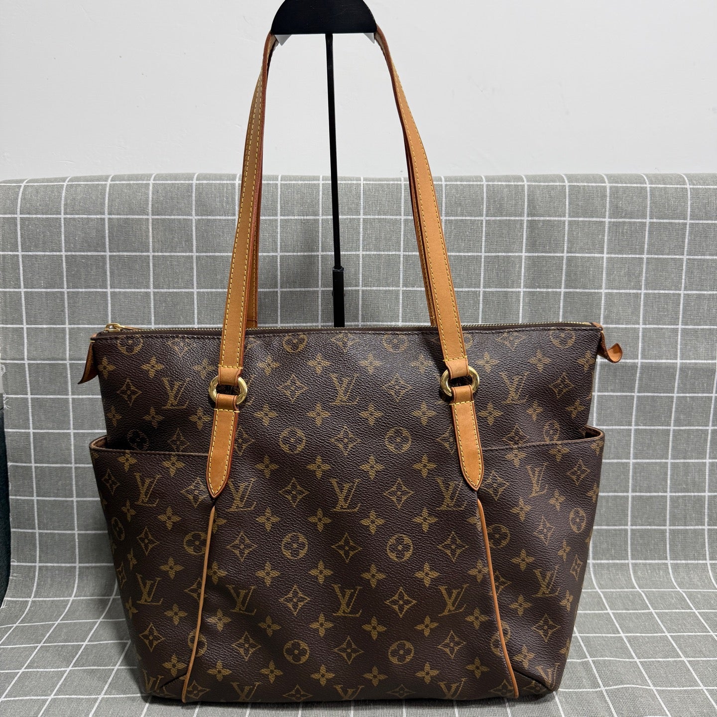 Louis Vuitton Leather M56688