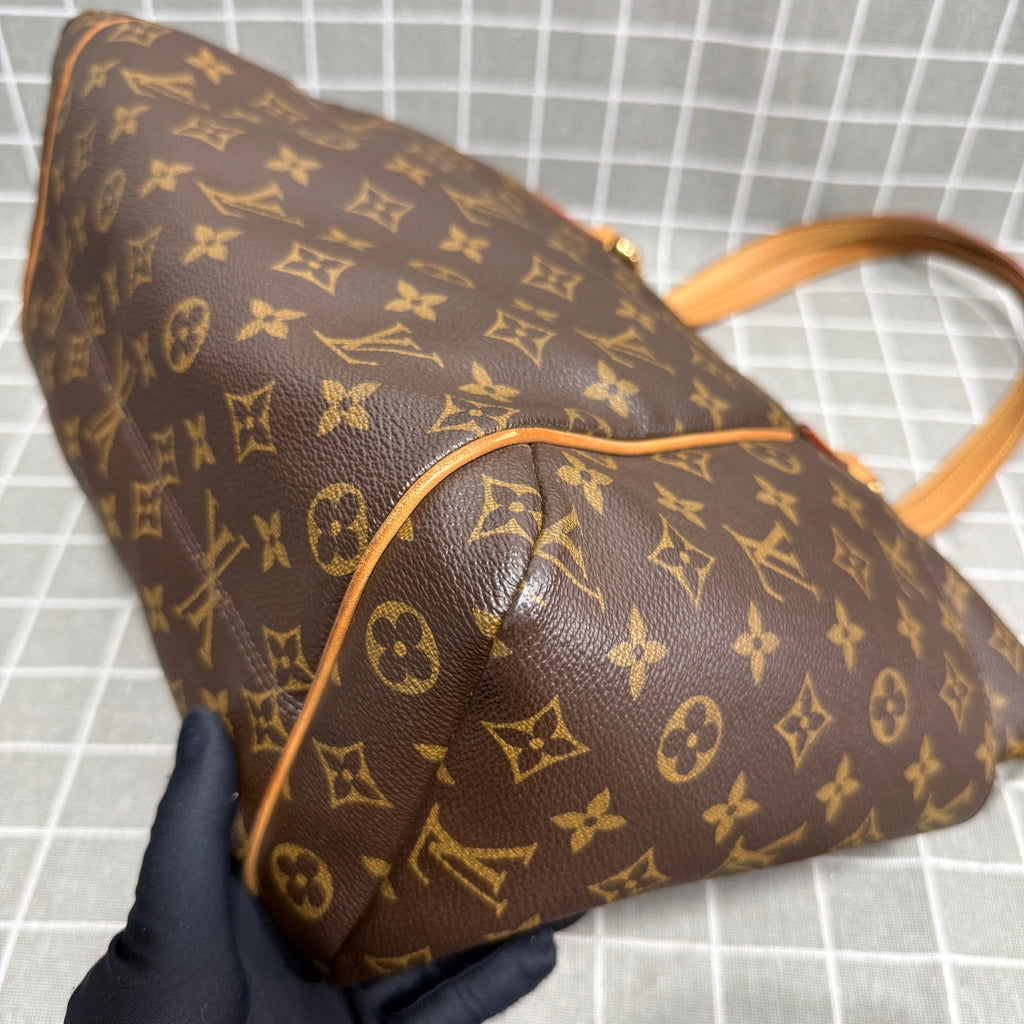 Louis Vuitton Leather M56688
