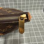 Louis Vuitton Leather M56688