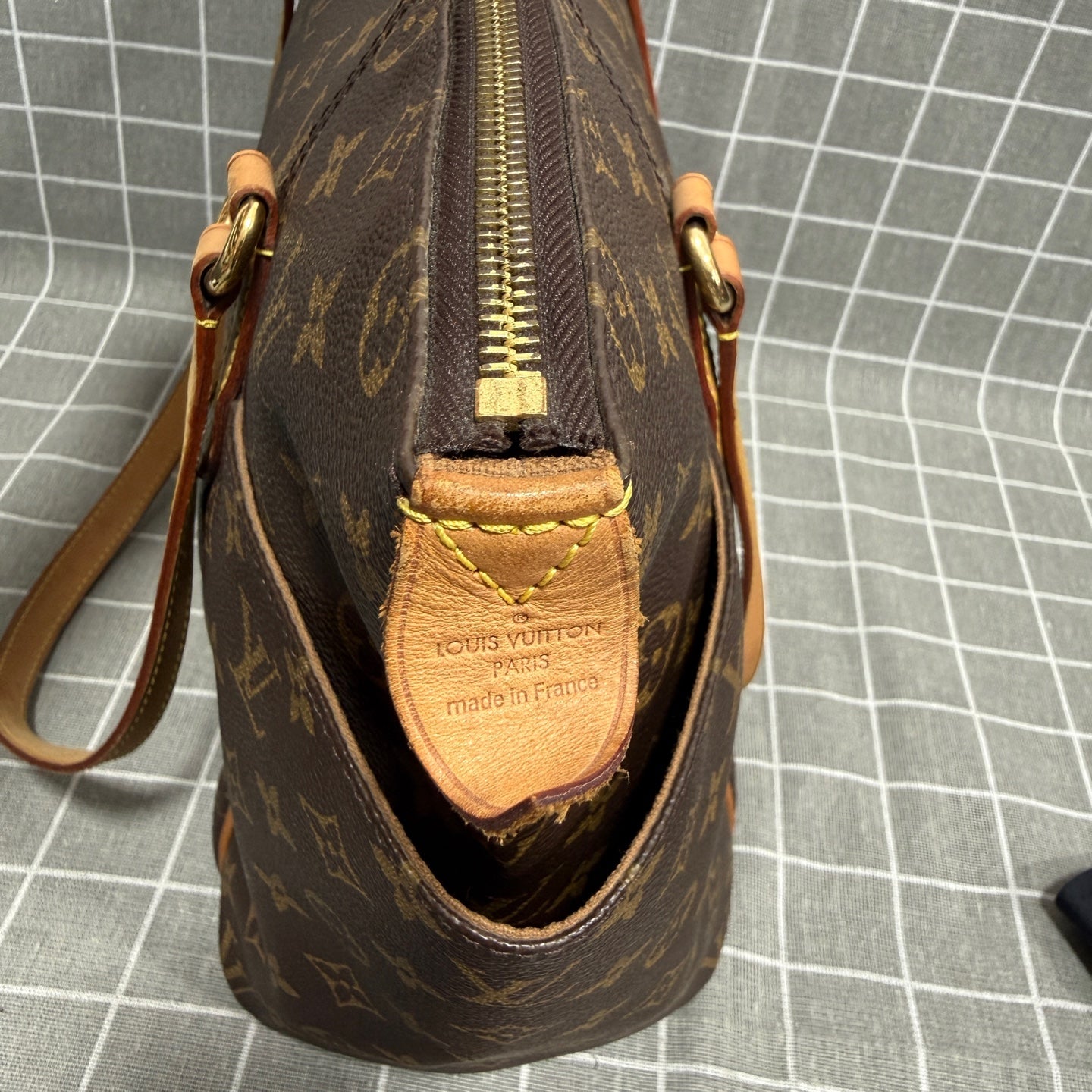 Louis Vuitton Leather M56688