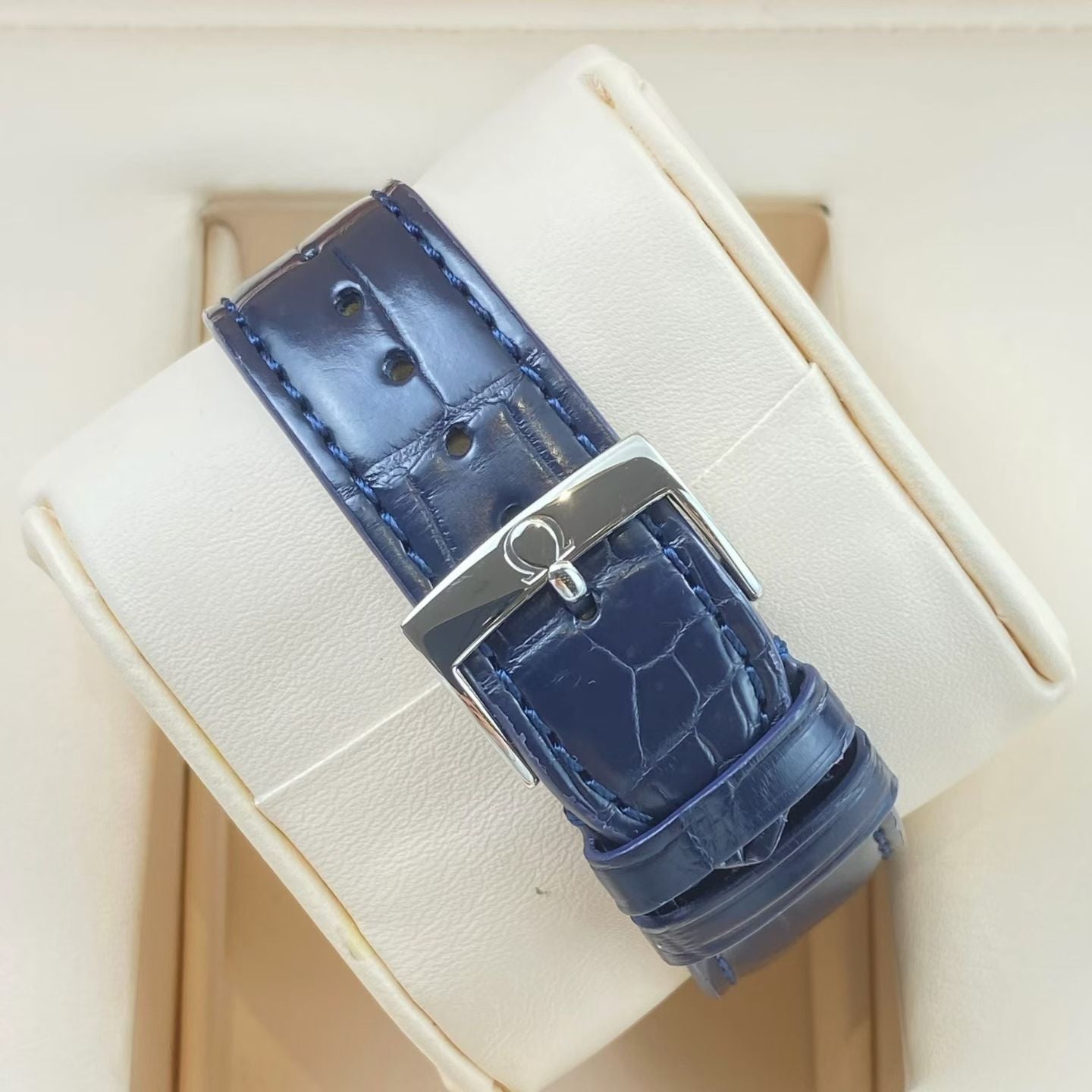 Omega Flying Disc Series Blue Automatic (self-winding) watch 39.5 424.13.40.21.03.003