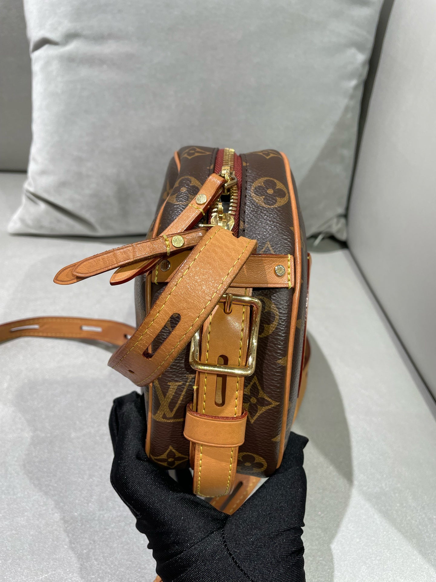 Louis Vuitton M52294