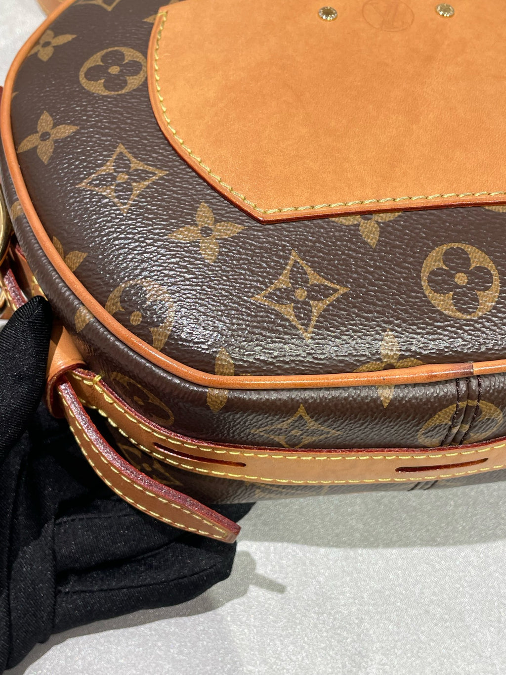 Louis Vuitton M52294