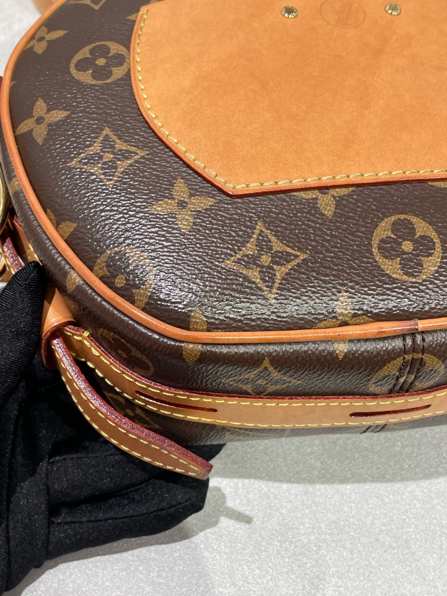 Louis Vuitton M52294