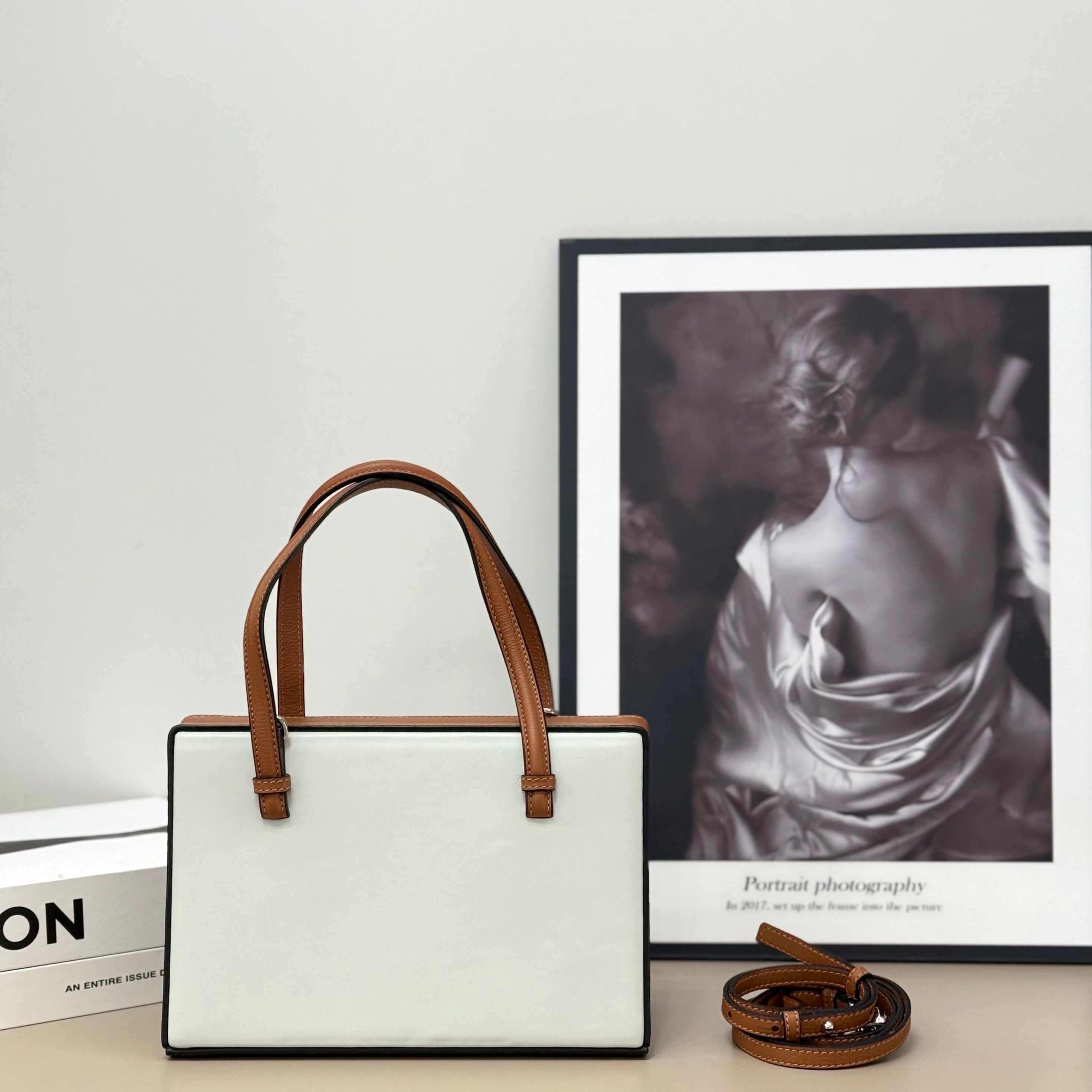 Loewe Crossbody 309.56.W84-2530