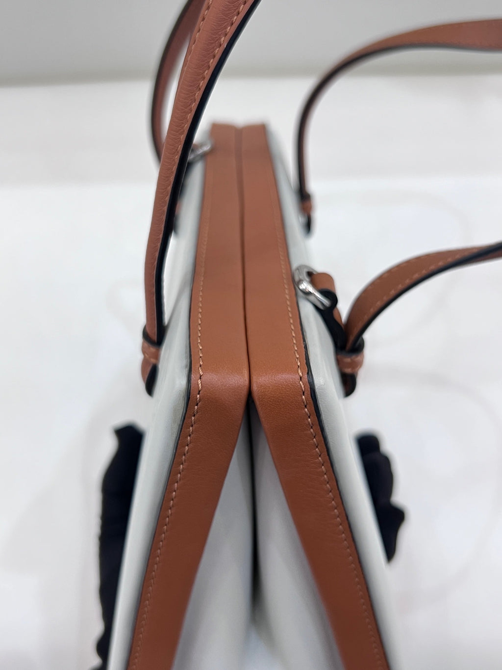 Loewe Crossbody 309.56.W84-2530