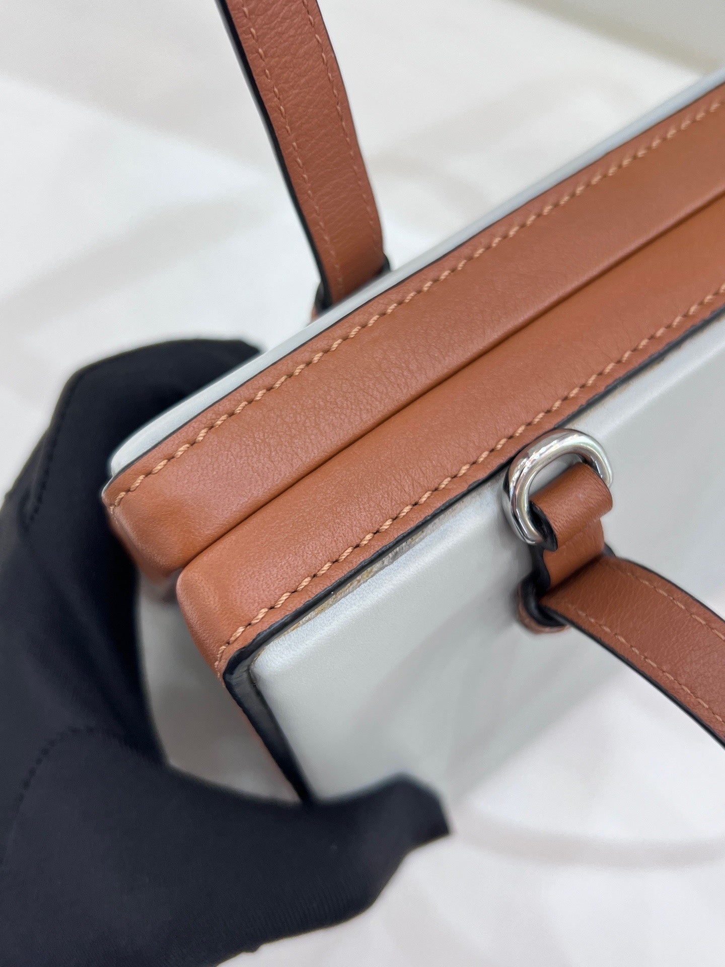 Loewe Crossbody 309.56.W84-2530