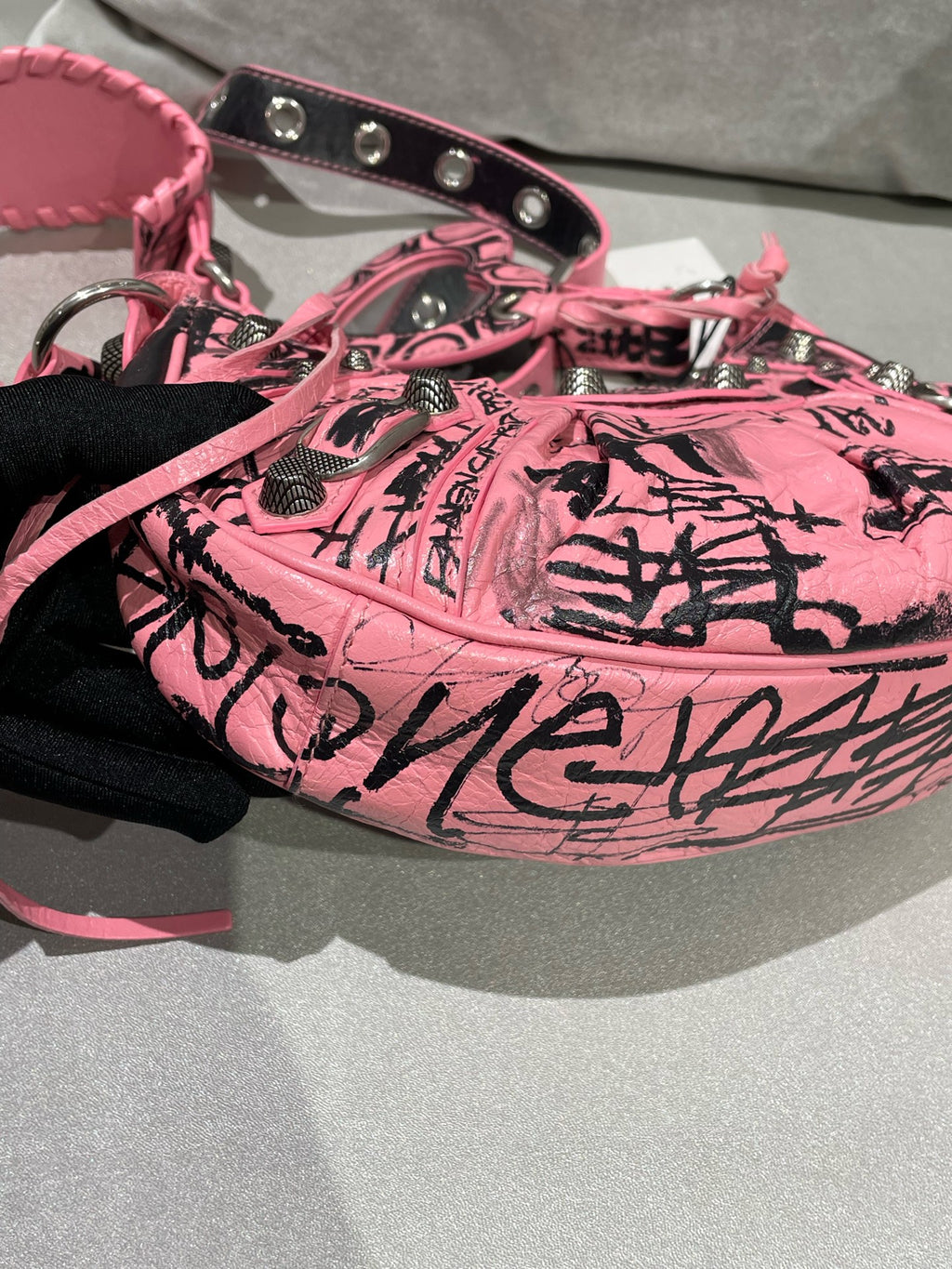 Balenciaga LE CAGOLE GRAFFITI Pink 671309210GB9060