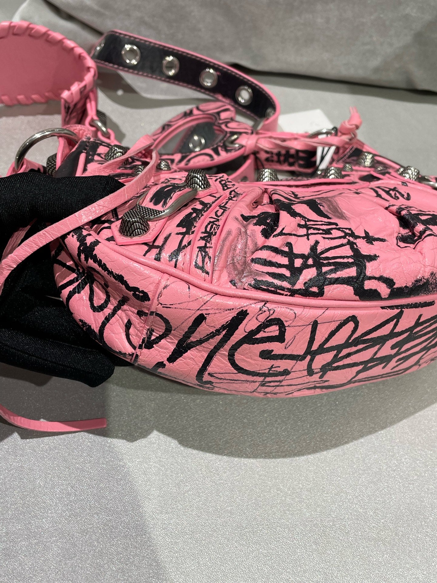Balenciaga LE CAGOLE GRAFFITI Pink 671309210GB9060