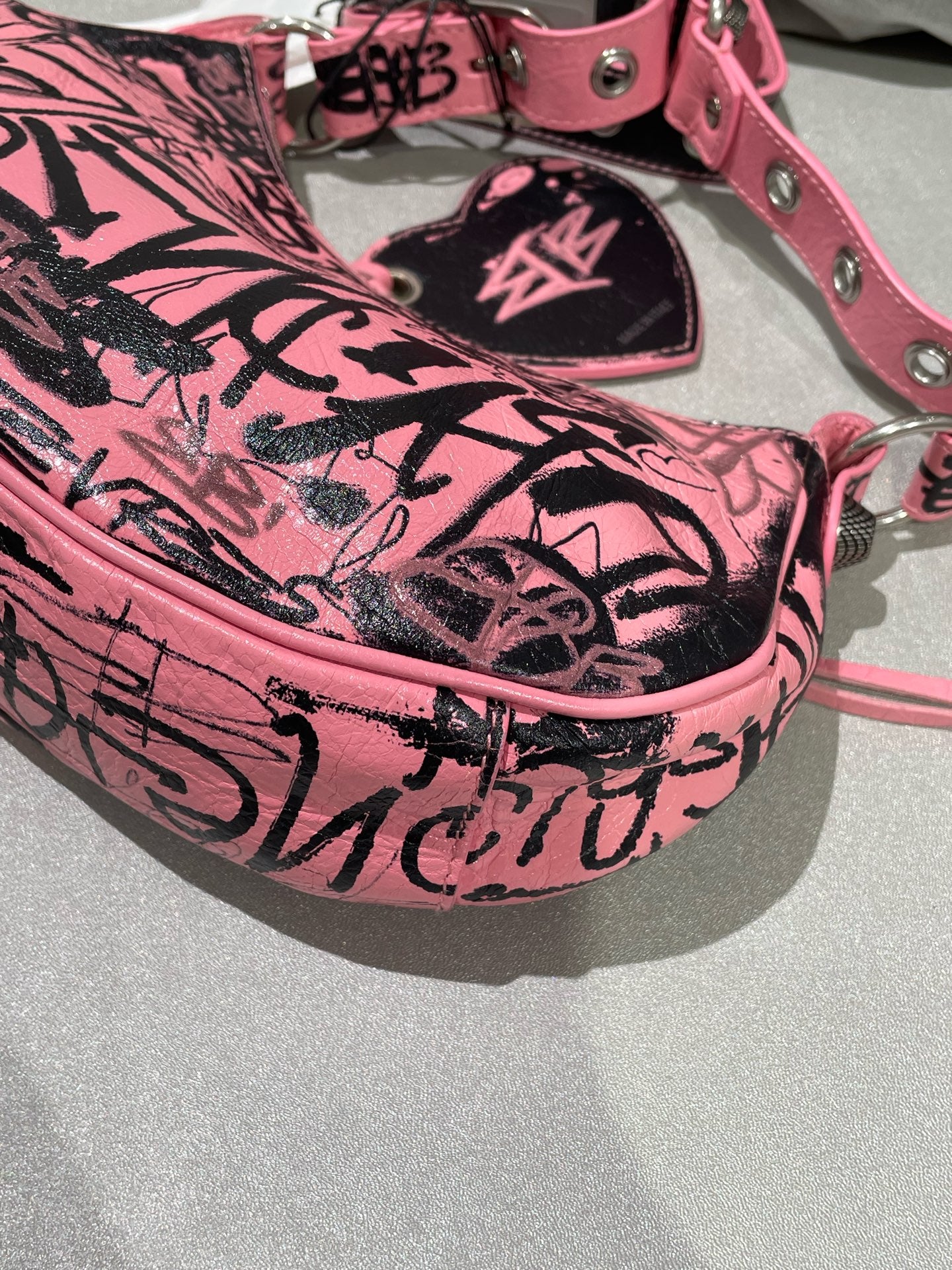 Balenciaga LE CAGOLE GRAFFITI Pink 671309210GB9060