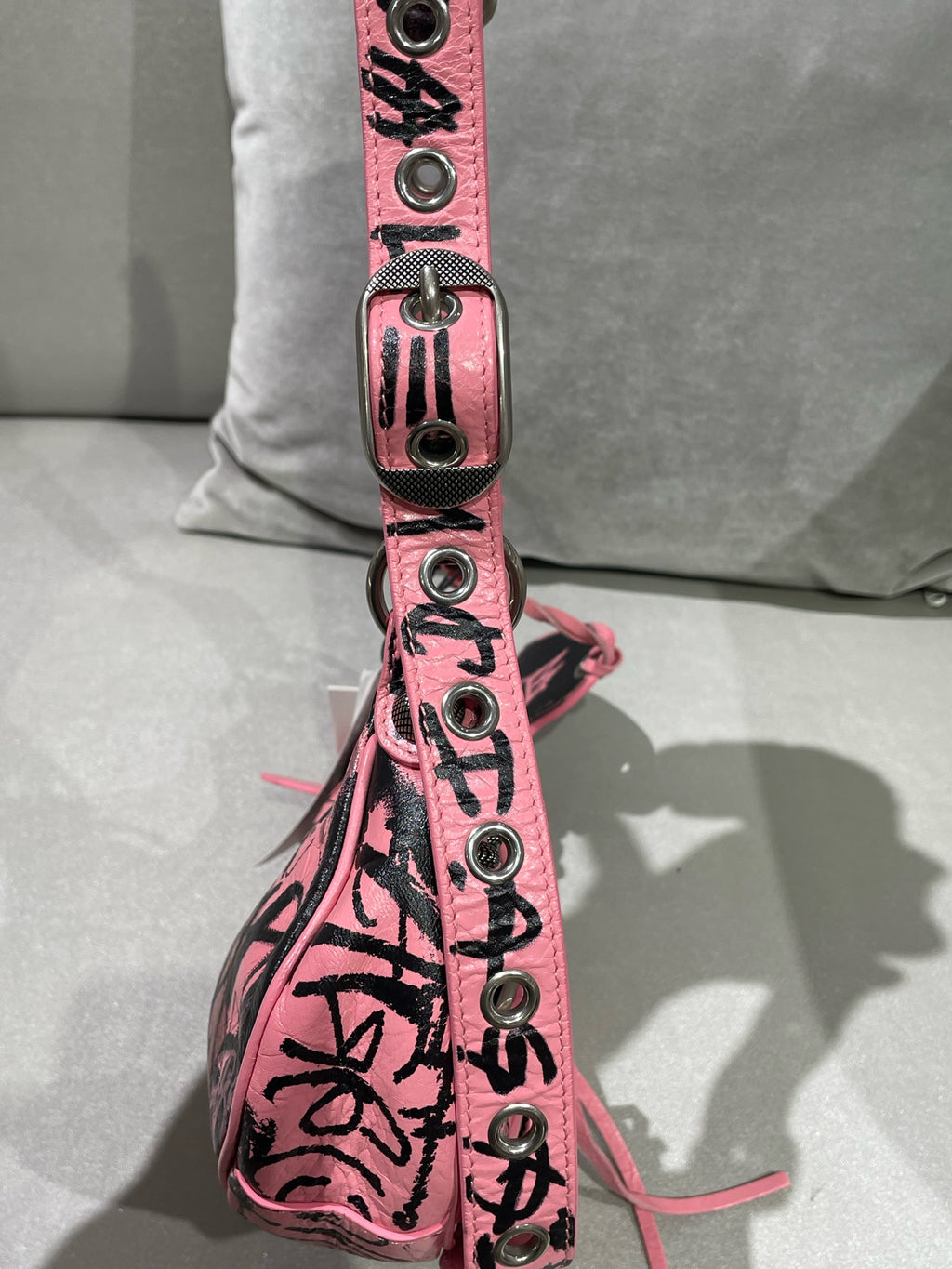 Balenciaga LE CAGOLE GRAFFITI Pink 671309210GB9060
