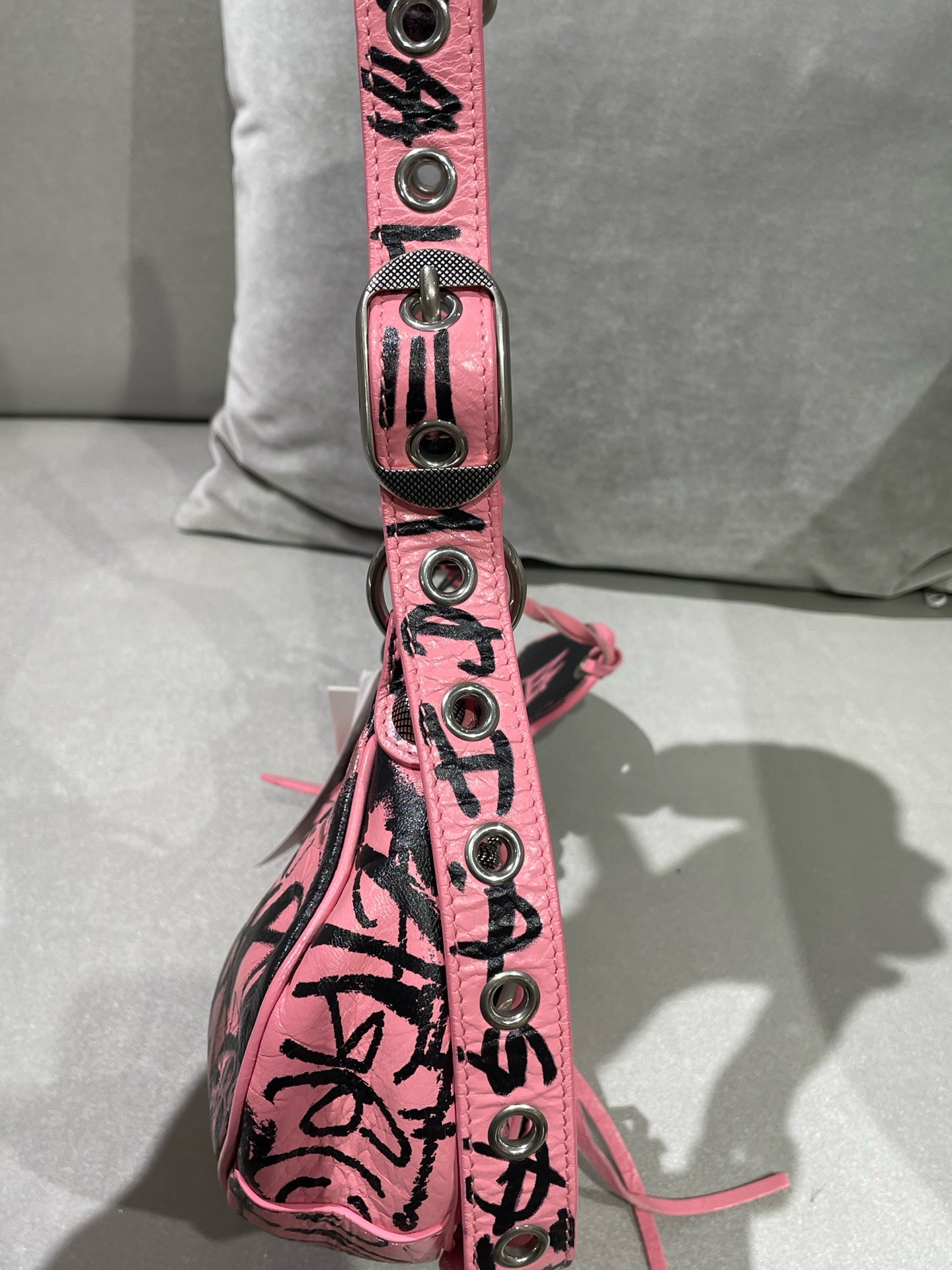 Balenciaga LE CAGOLE GRAFFITI Pink 671309210GB9060