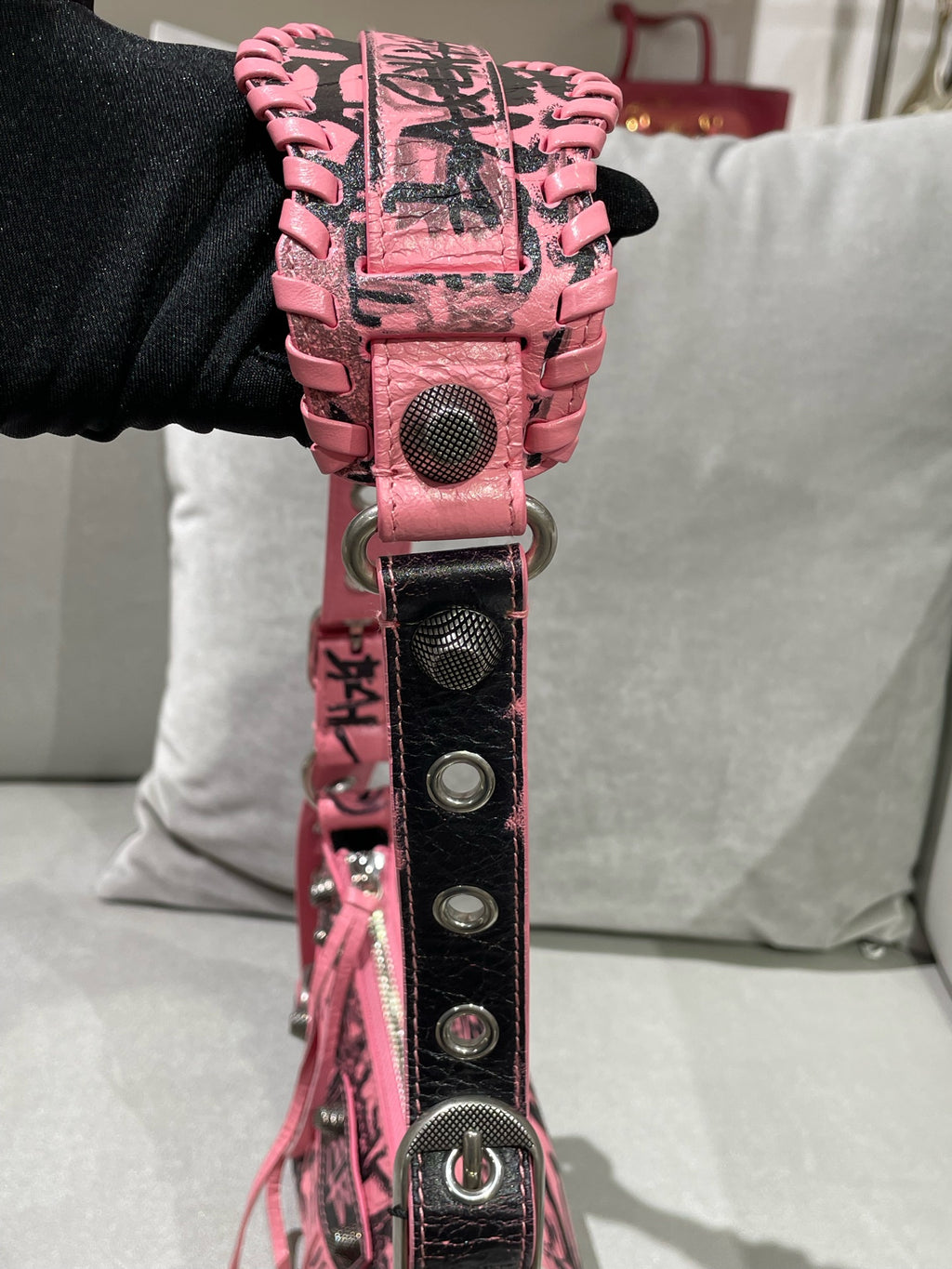 Balenciaga LE CAGOLE GRAFFITI Pink 671309210GB9060