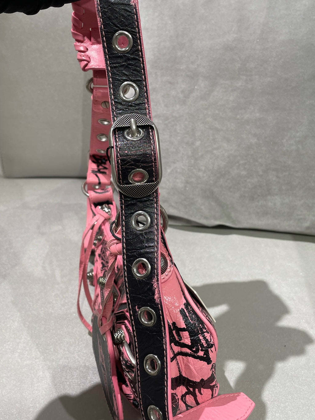 Balenciaga LE CAGOLE GRAFFITI Pink 671309210GB9060