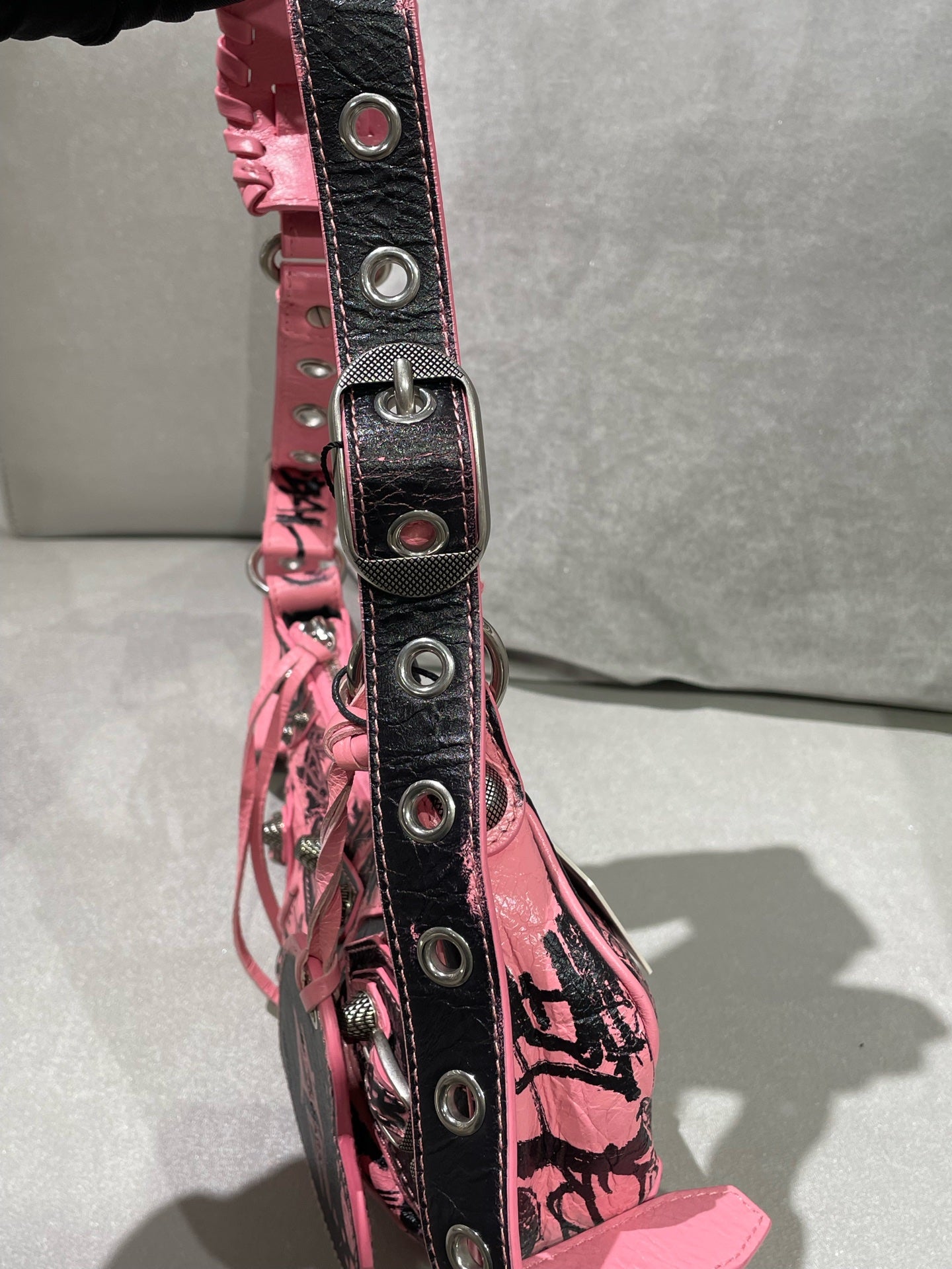 Balenciaga LE CAGOLE GRAFFITI Pink 671309210GB9060